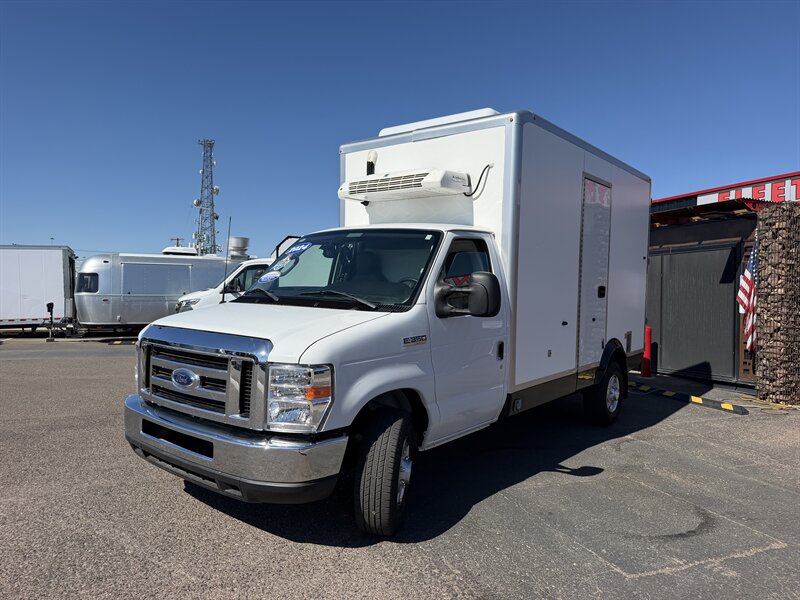 2024 Ford E-350 SD - 12 ft Refrigerated Truck - Photo 6 - Phoenix, AZ 85034
