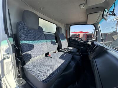2023 Isuzu NPR HD W/ Liftgate and Side Door   - Photo 18 - Phoenix, AZ 85034