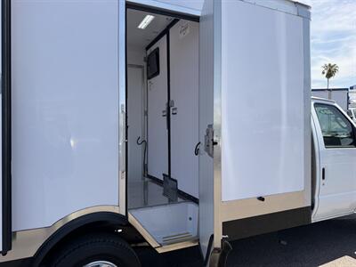 2024 Ford E-350 SD Refrigerated Truck - Photo 11 - Phoenix, AZ 85034