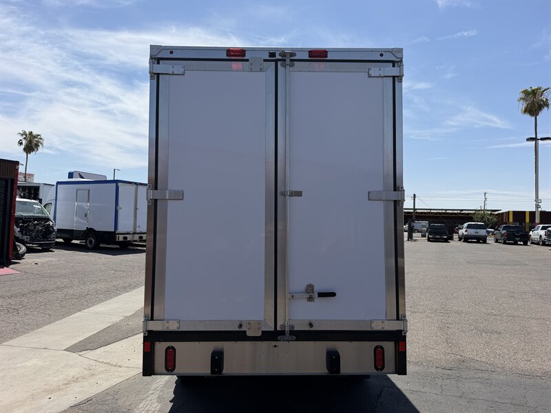 2024 Ford E-350 SD Refrigerated Truck - Photo 4 - Phoenix, AZ 85034