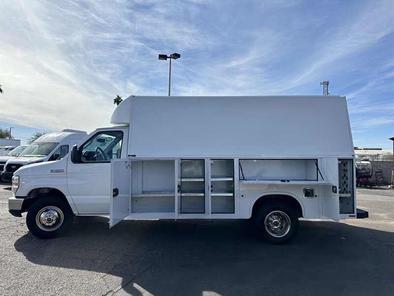 2023 Ford E-450 SD W/ KNAPHEIDE BODY - Photo 9 - Phoenix, AZ 85034