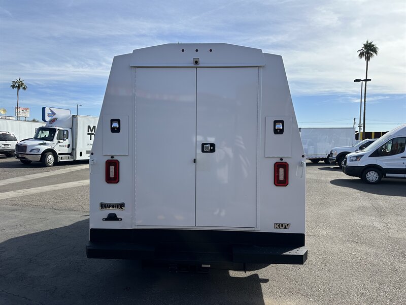 2023 Ford E-450 SD W/ KNAPHEIDE BODY - Photo 5 - Phoenix, AZ 85034
