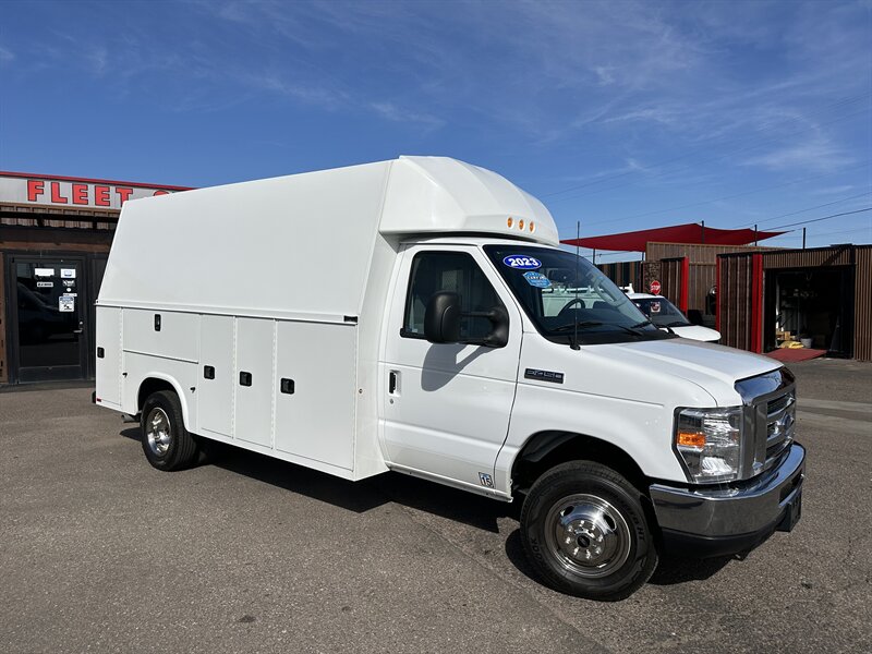 2023 Ford E-450 SD W/ KNAPHEIDE BODY - Photo 2 - Phoenix, AZ 85034