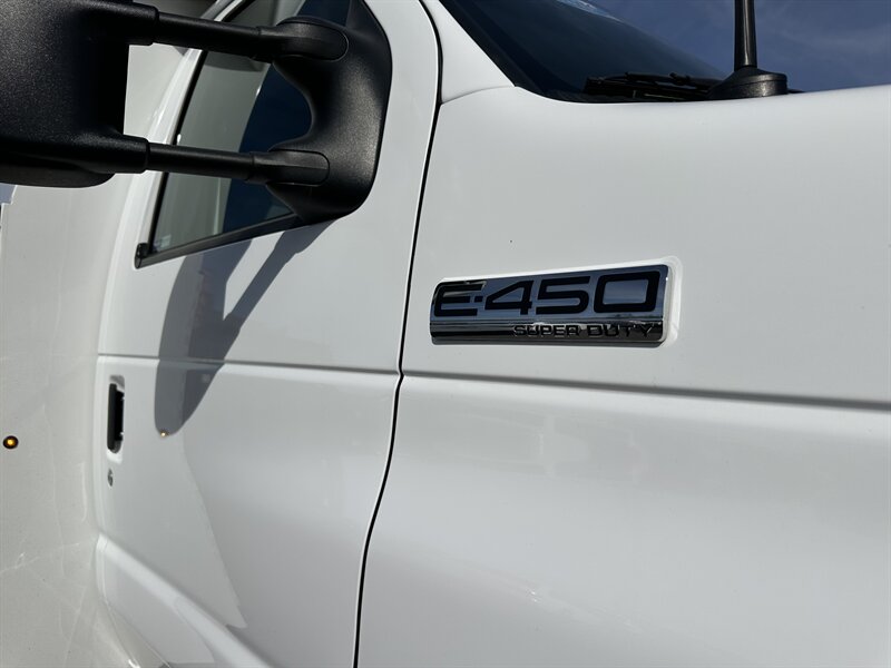 2023 Ford E-450 SD W/ KNAPHEIDE BODY - Photo 18 - Phoenix, AZ 85034