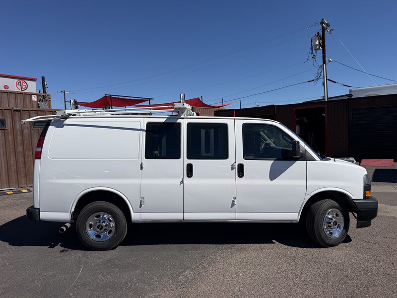 2023 GMC Savana 2500 Cargo Van - Photo 2 - Phoenix, AZ 85034