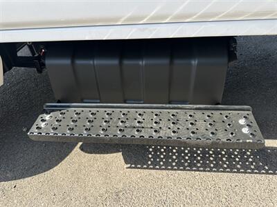 2023 Chevrolet Silverado GM 515 CREW CHASSIS 5500   - Photo 12 - Phoenix, AZ 85034