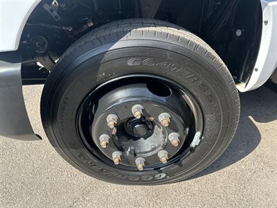 2023 Chevrolet Silverado GM 515 CREW CHASSIS 5500   - Photo 13 - Phoenix, AZ 85034
