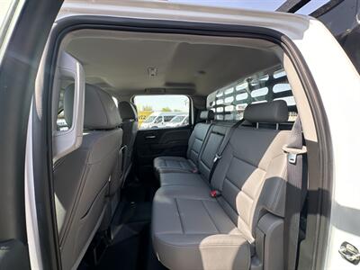 2023 Chevrolet Silverado GM 515 CREW CHASSIS 5500   - Photo 18 - Phoenix, AZ 85034