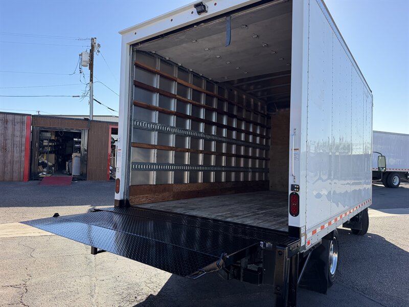 2024 Isuzu NPR HD - 16 FT Box Truck - Photo 11 - Phoenix, AZ 85034