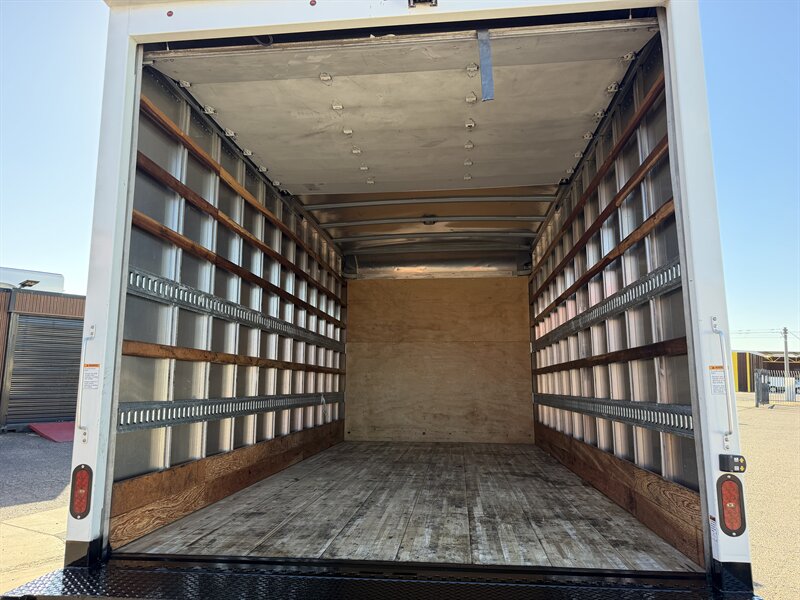 2024 Isuzu NPR HD - 16 FT Box Truck - Photo 9 - Phoenix, AZ 85034