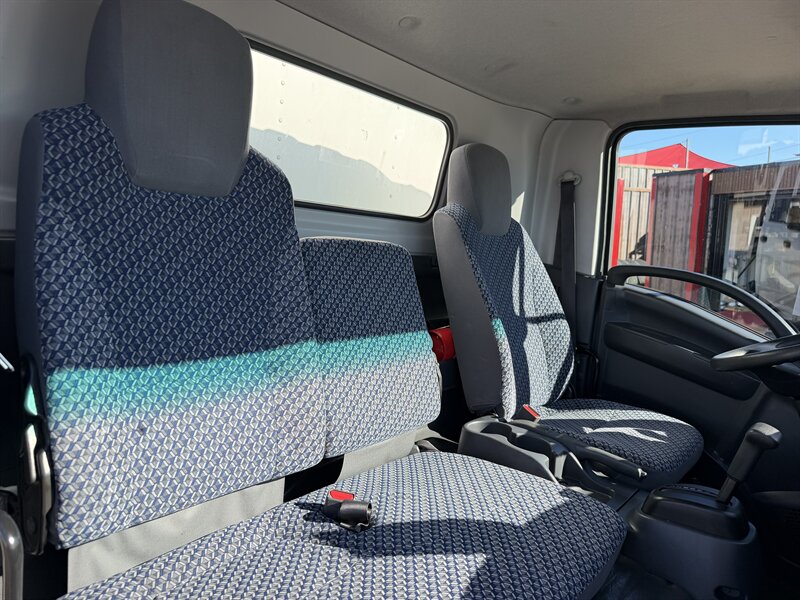 2024 Isuzu NPR HD - 16 FT Box Truck - Photo 18 - Phoenix, AZ 85034