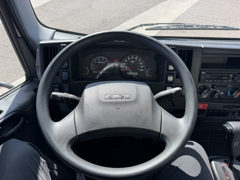 2023 Isuzu NPR Box Truck - Photo 15 - Phoenix, AZ 85034