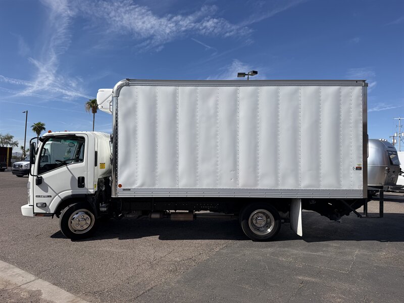 2023 Isuzu NPR Box Truck - Photo 5 - Phoenix, AZ 85034