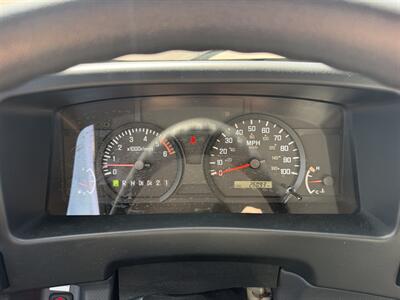 2023 Isuzu NPR Box Truck - Photo 16 - Phoenix, AZ 85034