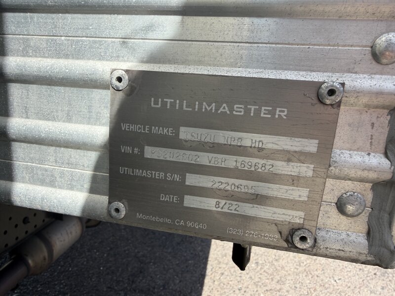 2023 Isuzu NPR Box Truck - Photo 13 - Phoenix, AZ 85034