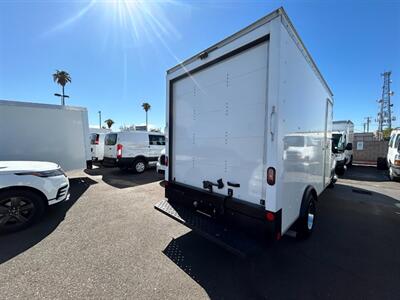 2022 Ford Transit 350 HD 156 in. CUTAWAY BOX TRUCK/CUBE VAN   - Photo 3 - Phoenix, AZ 85034