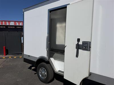 2023 Ford E-350 SD - 12 ft Refrigerated Truck   - Photo 13 - Phoenix, AZ 85034