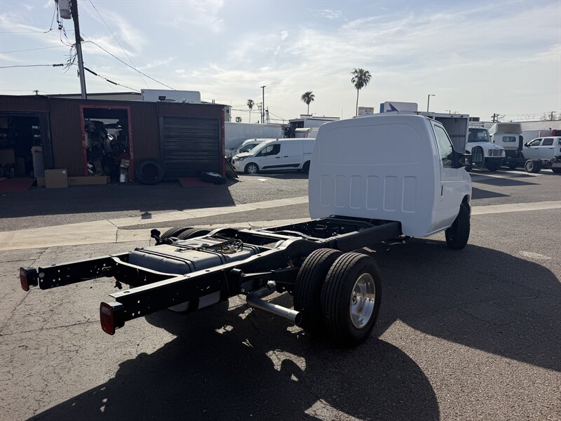 2024 Ford E-450 SD Chassis - Photo 3 - Phoenix, AZ 85034