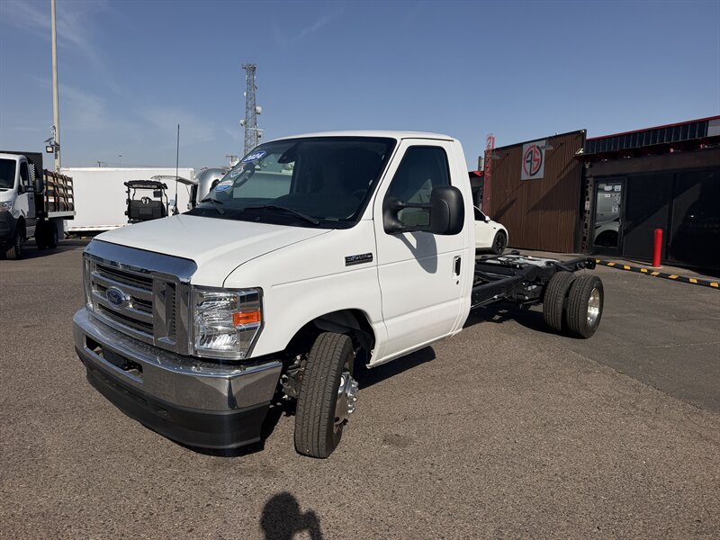 2024 Ford E-450 SD Chassis - Photo 6 - Phoenix, AZ 85034