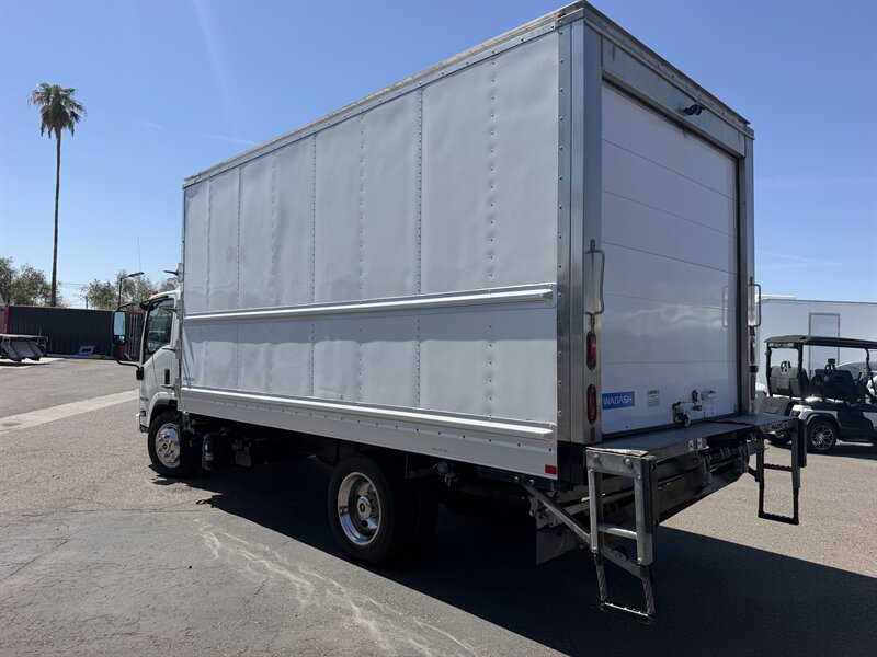 2024 Isuzu NPR Refrigerated Truck - Photo 5 - Phoenix, AZ 85034