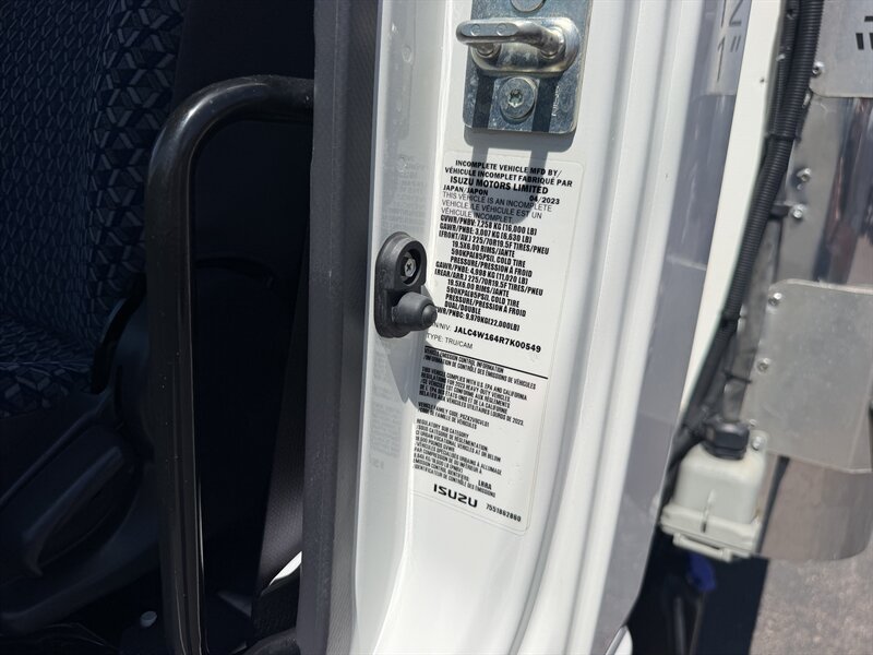 2024 Isuzu NPR Refrigerated Truck - Photo 20 - Phoenix, AZ 85034