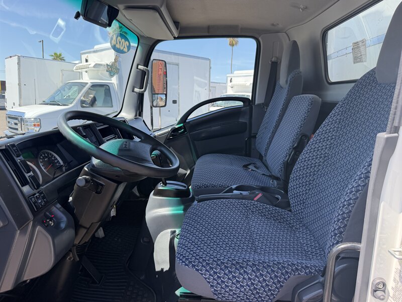 2024 Isuzu NPR Refrigerated Truck - Photo 15 - Phoenix, AZ 85034