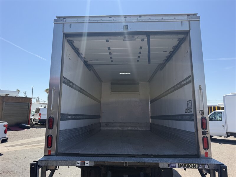 2024 Isuzu NPR Refrigerated Truck - Photo 11 - Phoenix, AZ 85034