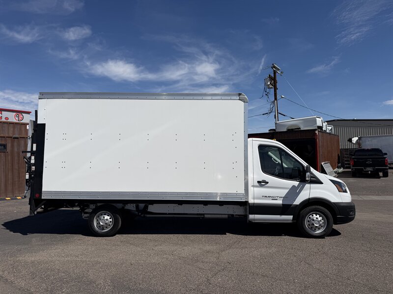 2023 Ford Transit 350 HD Box Truck - Photo 2 - Phoenix, AZ 85034