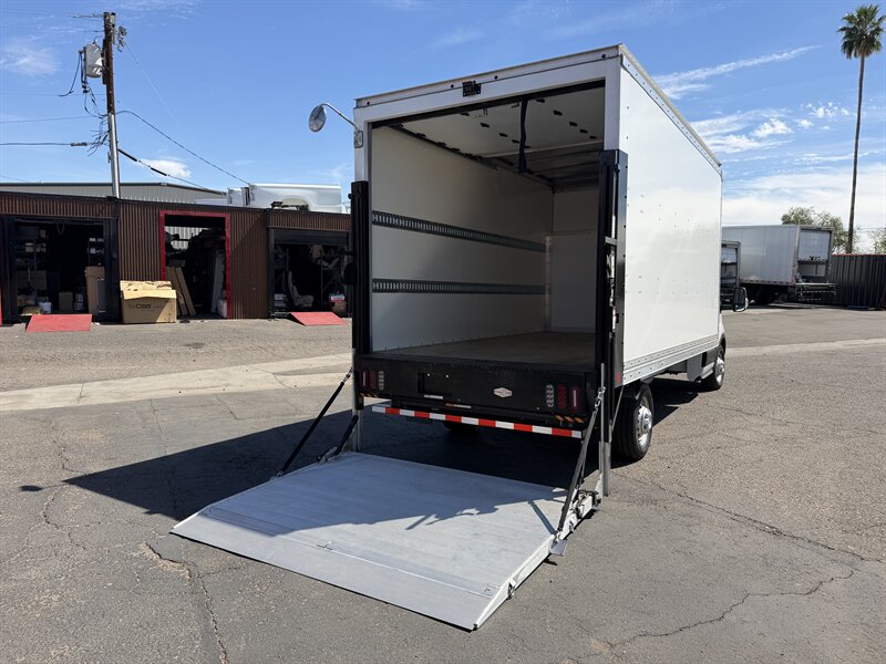 2023 Ford Transit 350 HD Box Truck - Photo 9 - Phoenix, AZ 85034