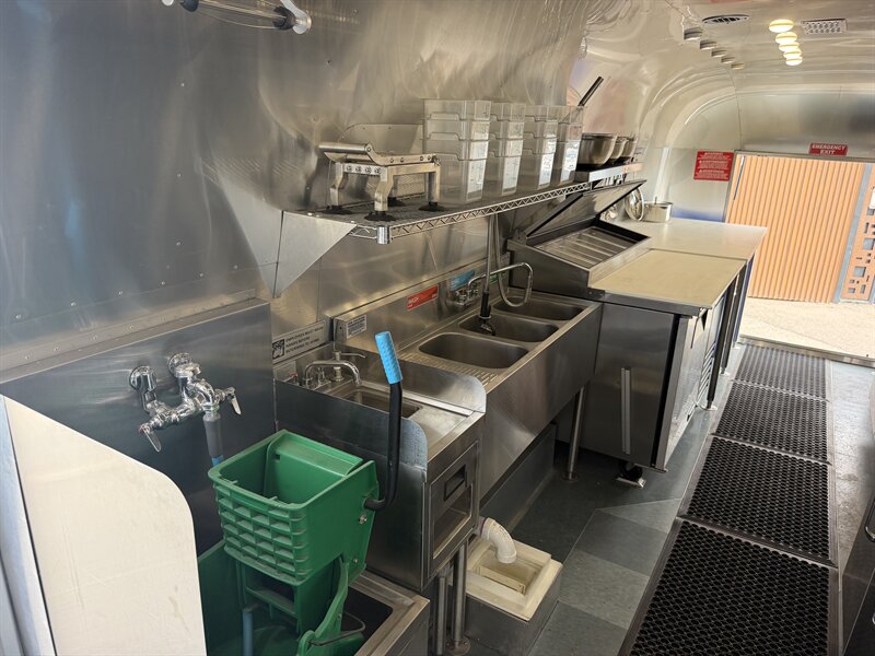 2023 Airstream Commercial Food Trailer - Photo 18 - Phoenix, AZ 85034