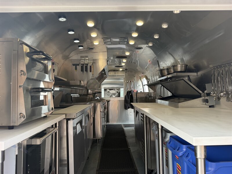 2023 Airstream Commercial Food Trailer - Photo 11 - Phoenix, AZ 85034