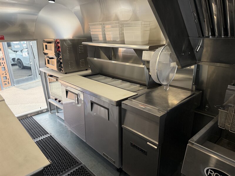 2023 Airstream Commercial Food Trailer - Photo 17 - Phoenix, AZ 85034