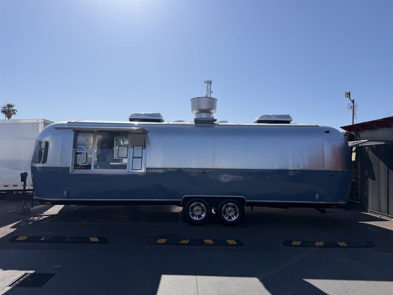 2023 Airstream Commercial Food Trailer   - Photo 1 - Phoenix, AZ 85034