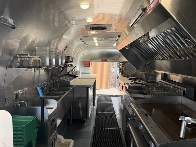 2023 Airstream Commercial Food Trailer - Photo 20 - Phoenix, AZ 85034