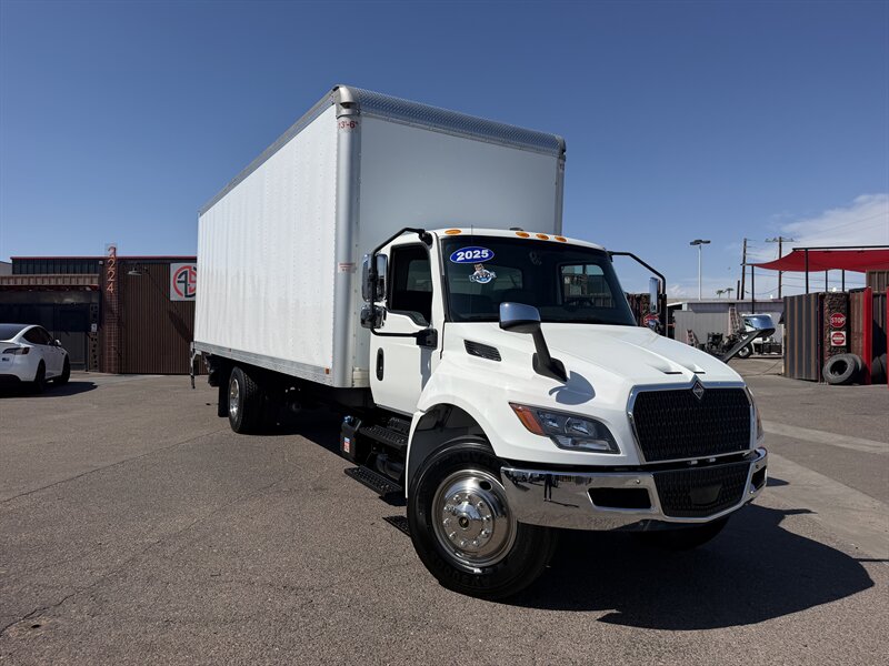 2025 International MV607 26 Foot Box Truck   - Photo 1 - Phoenix, AZ 85034
