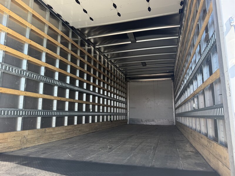 2025 International MV607 26 Foot Box Truck - Photo 12 - Phoenix, AZ 85034