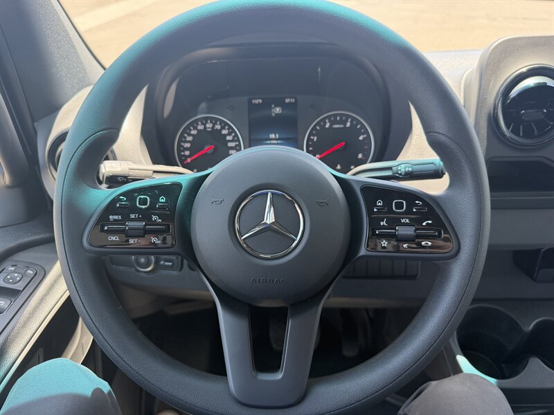 2023 Mercedes-Benz Sprinter 4500 - RWD 170 " WB - Photo 12 - Phoenix, AZ 85034
