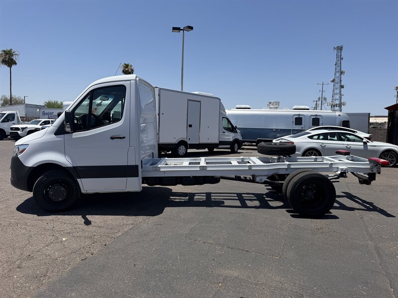 2023 Mercedes-Benz Sprinter 4500 - RWD 170 " WB - Photo 6 - Phoenix, AZ 85034