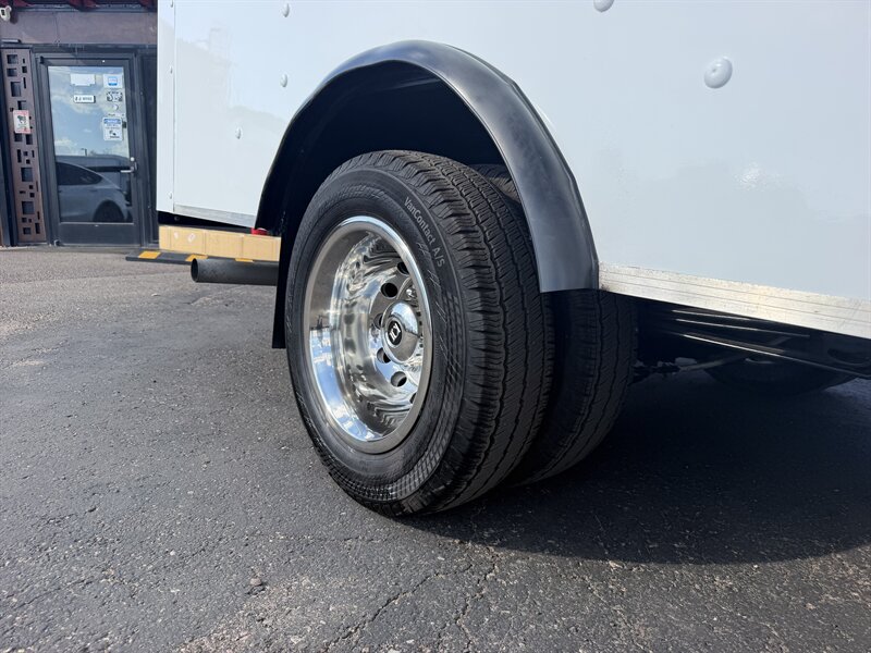 2023 Ford Transit 350 HD Box Truck - Photo 7 - Phoenix, AZ 85034