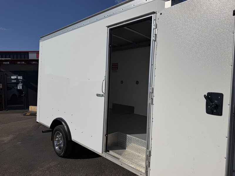 2023 Ford Transit 350 HD Box Truck - Photo 8 - Phoenix, AZ 85034