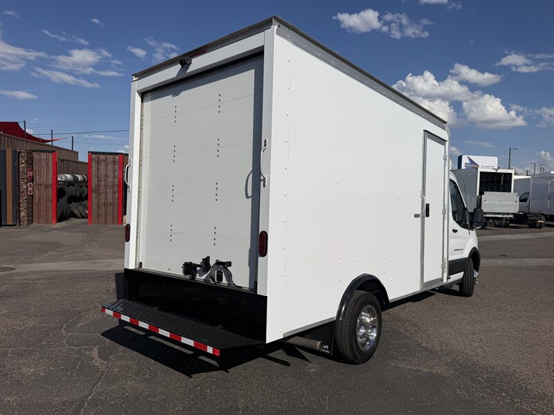 2023 Ford Transit 350 HD Box Truck - Photo 3 - Phoenix, AZ 85034
