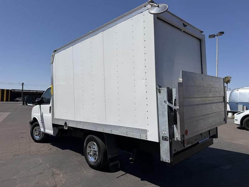 2025 Chevrolet Express 3500 Box Truck - Photo 5 - Phoenix, AZ 85034
