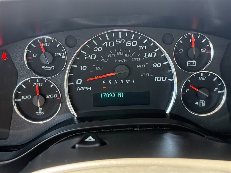 2025 Chevrolet Express 3500 Box Truck - Photo 14 - Phoenix, AZ 85034