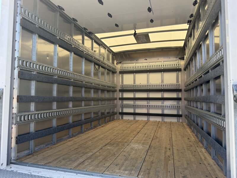 2025 Chevrolet Express 3500 Box Truck - Photo 9 - Phoenix, AZ 85034