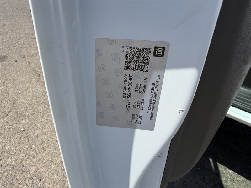 2025 Chevrolet Express 3500 Box Truck - Photo 21 - Phoenix, AZ 85034