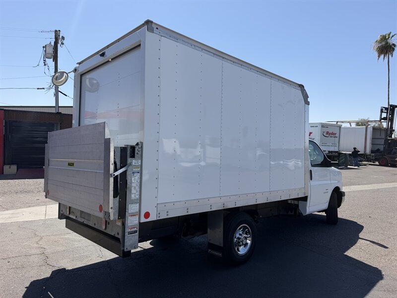 2025 Chevrolet Express 3500 Box Truck - Photo 3 - Phoenix, AZ 85034