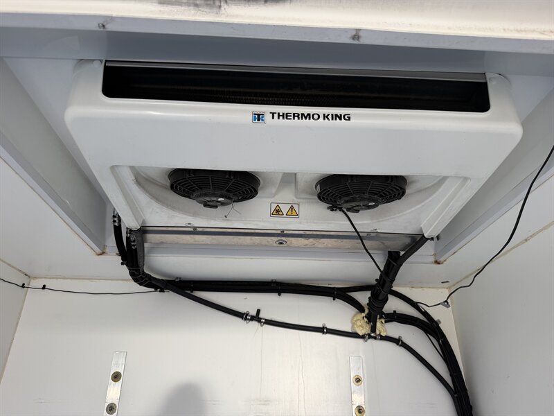 2022 Ford Transit 350 - Reefer Van - Photo 8 - Phoenix, AZ 85034