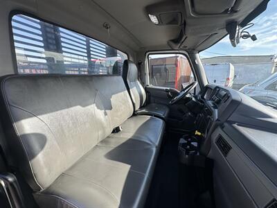 2021 International MV607 Stake Bed W/ Lift Gate   - Photo 21 - Phoenix, AZ 85034