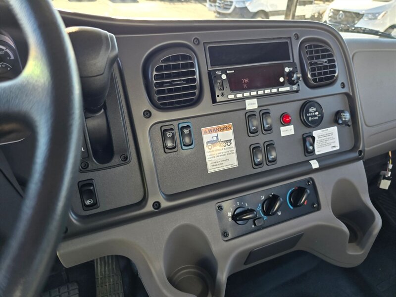 2024 Freightliner M2 106 Bucket Truck - Photo 28 - Phoenix, AZ 85034