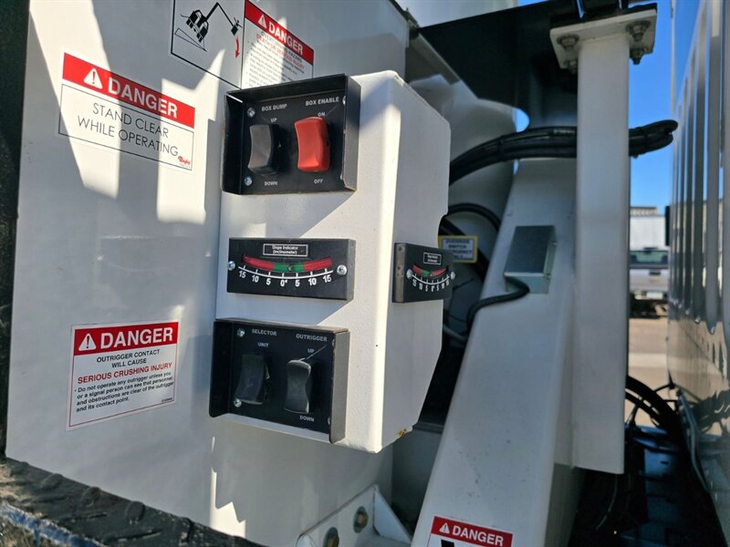 2024 Freightliner M2 106 Bucket Truck - Photo 32 - Phoenix, AZ 85034